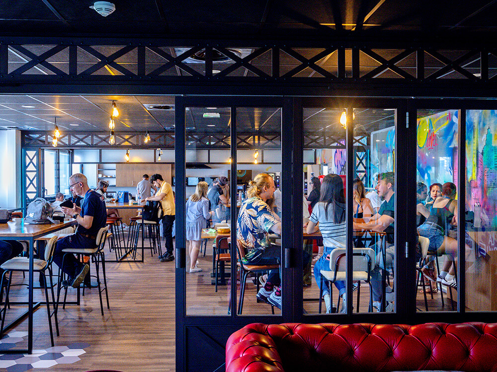 Averna Powered by Spherea France Lounge