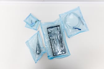 Medizinische Instrumente in sterilen Pouches – Medizinische Primärverpackung